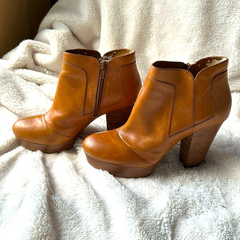Gianni Bini Platform Ankle Boots